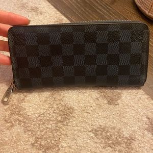 Louis Vuitton, long zippy wallet black grey damier very good condition authentic